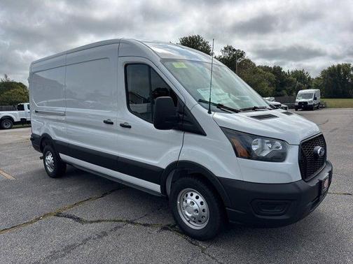 2025 Ford Transit-250 148 WB Medium Roof Cargo