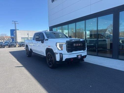 Summit White 2024 GMC Sierra 2500 AT4