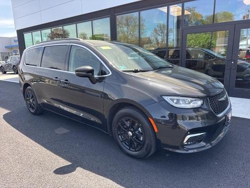 2022 Chrysler Pacifica Touring-L