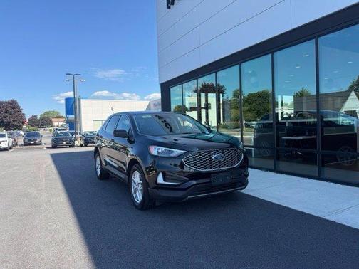 Black Metallic 2024 Ford Edge SEL