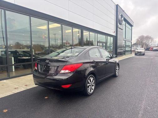 2017 Hyundai Accent Value Edition