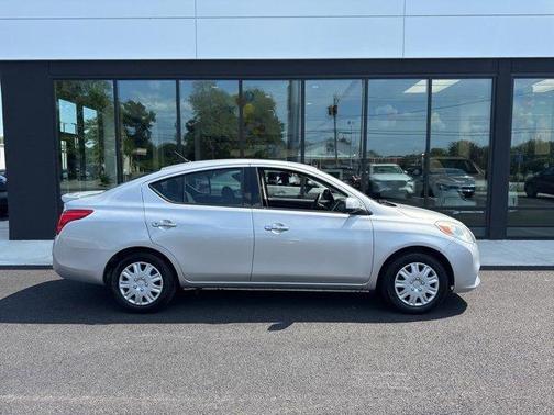 2014 Nissan Versa 1.6 SV