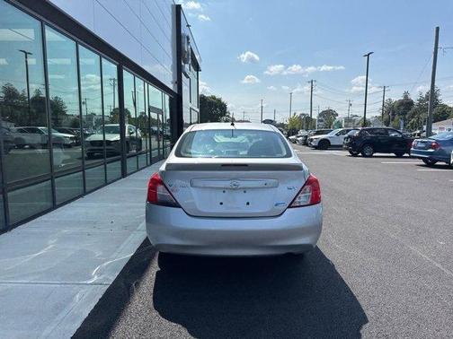 2014 Nissan Versa 1.6 SV