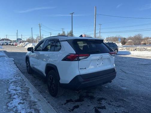 2020 Toyota RAV4 LE