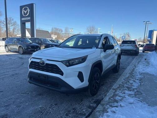 2020 Toyota RAV4 LE