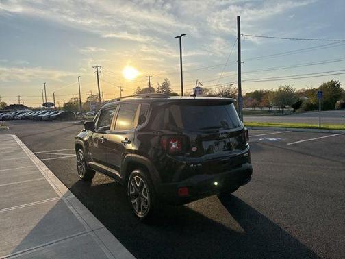 Black 2018 Jeep Renegade Latitude