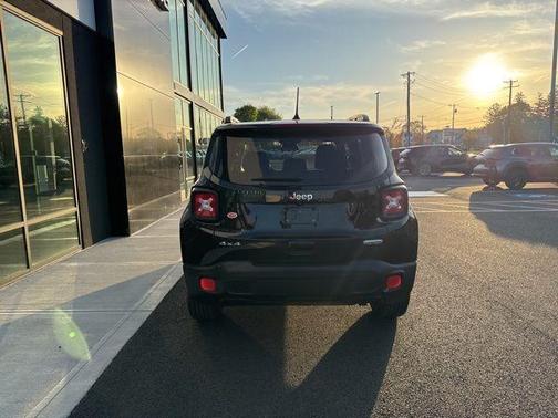 Black 2018 Jeep Renegade Latitude