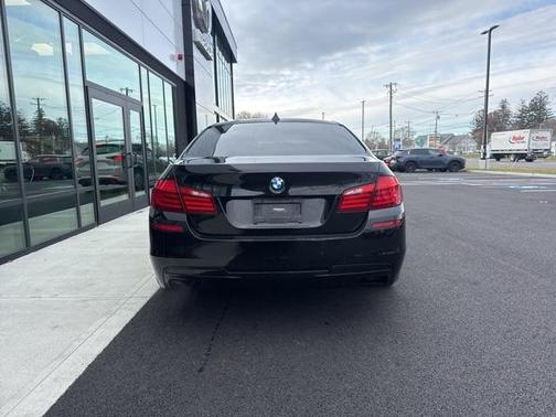 2011 BMW 528 i