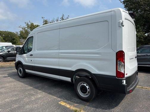 2025 Ford Transit-250 148 WB Medium Roof Cargo