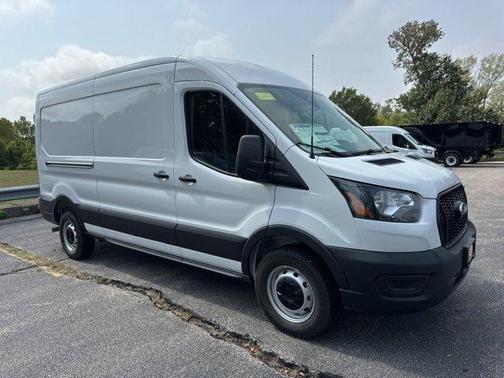 2025 Ford Transit-250 148 WB Medium Roof Cargo