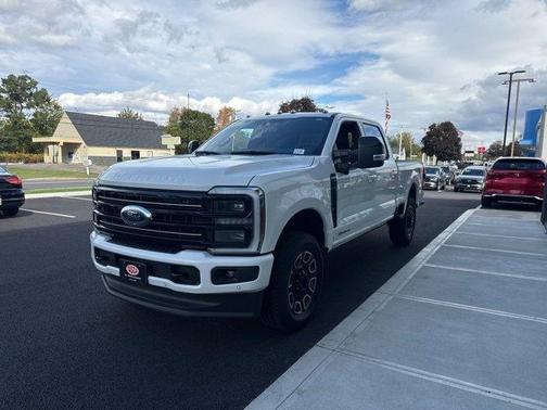 2025 Ford F-350 Platinum