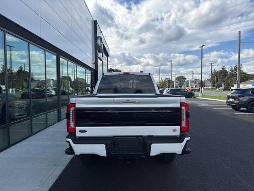 2025 Ford F-350 Platinum