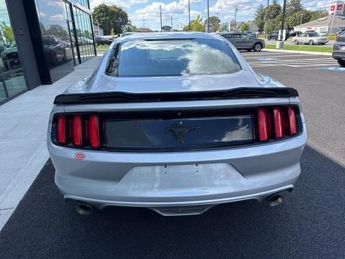 2017 Ford Mustang V6