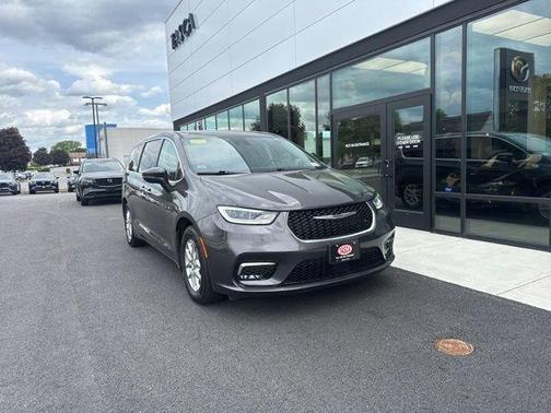 Granite Crystal Clearcoat Metallic 2023 Chrysler Pacifica Touring-L