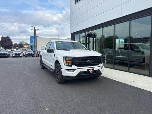 Oxford White 2023 Ford F-150 XLT