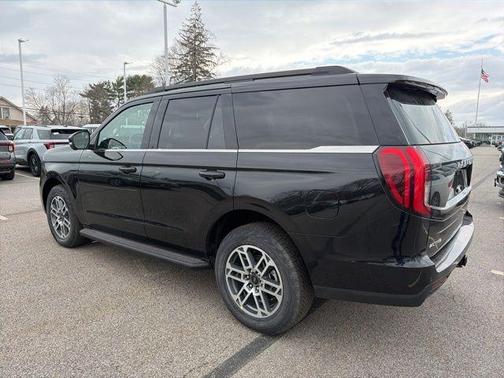 Agate Black Metallic 2026 Ford Expedition Active