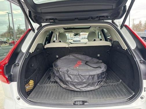 2022 Volvo XC60 Recharge Plug-In Hybrid T8 Inscription Extended Range