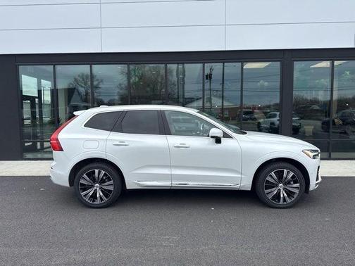 2022 Volvo XC60 Recharge Plug-In Hybrid T8 Inscription Extended Range