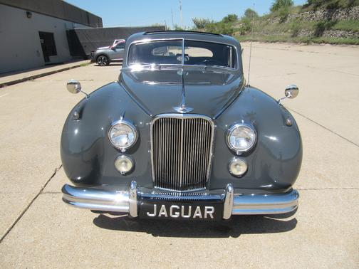 Battleship Grey 1954 Jaguar Mark VII Base