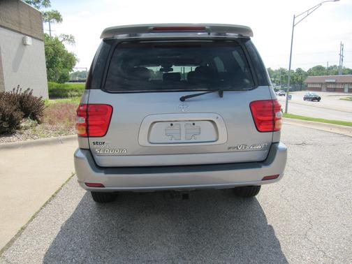 2004 Toyota Sequoia Limited