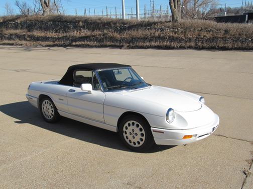 1992 Alfa Romeo Spider Veloce