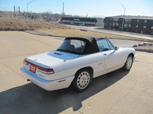 1992 Alfa Romeo Spider Veloce