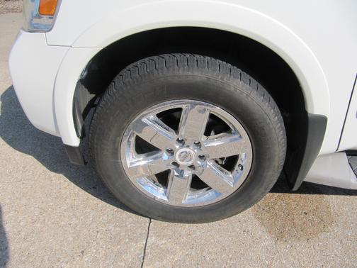 2014 Nissan Armada Platinum