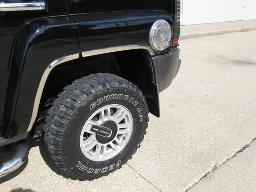 Black 2007 Hummer H3 X