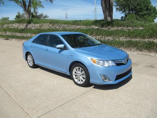 Light Blue 2012 Toyota Camry Hybrid XLE