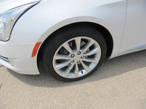 Crystal White Tricoat 2017 Cadillac XTS Premium Luxury