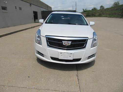 Crystal White Tricoat 2017 Cadillac XTS Premium Luxury