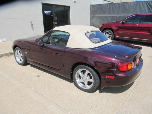 2000 Mazda MX-5 Miata SE