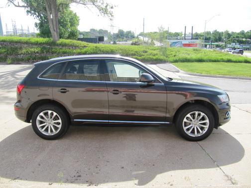 Brown Metallic 2013 Audi Q5 2.0T Premium Plus