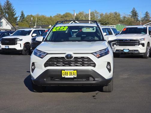 2025 Toyota RAV4 XLE Premium