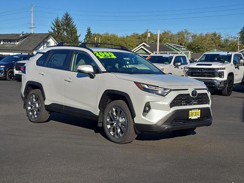 2025 Toyota RAV4 XLE Premium