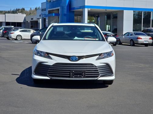 White 2022 Toyota Camry LE