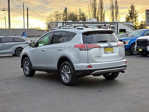 2016 Toyota RAV4 Hybrid XLE