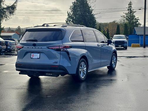 2022 Toyota Sienna Woodland Edition