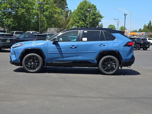 2025 Toyota RAV4 Hybrid SE