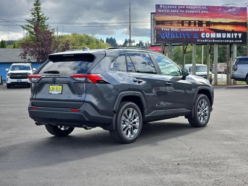 2025 Toyota RAV4 XLE Premium