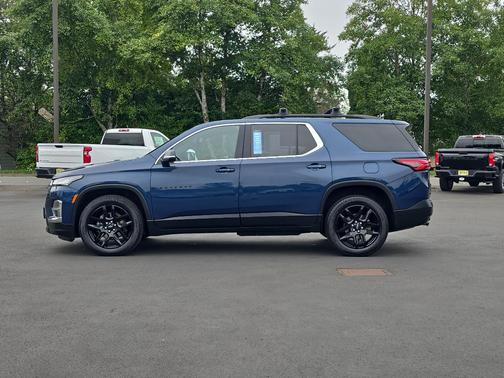 2022 Chevrolet Traverse LT Cloth