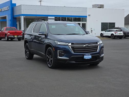2022 Chevrolet Traverse LT Cloth