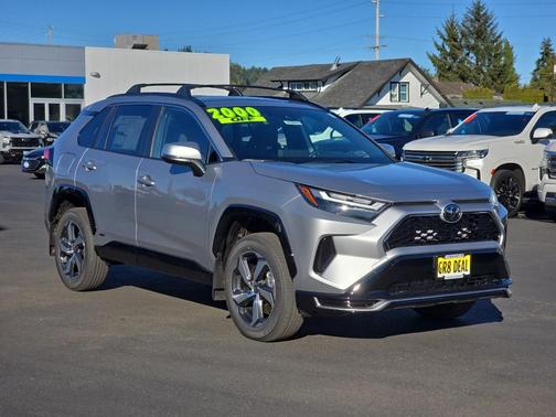 2025 Toyota RAV4 Hybrid SE