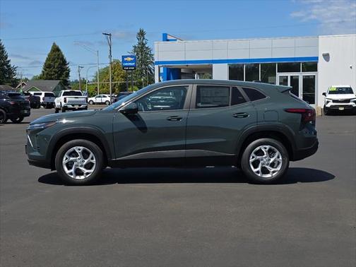 2025 Chevrolet Trax LS