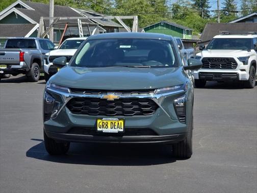 2025 Chevrolet Trax LS