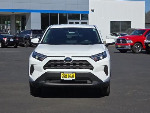 2025 Toyota RAV4 LE