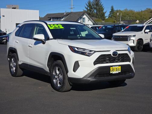 2025 Toyota RAV4 Hybrid XLE