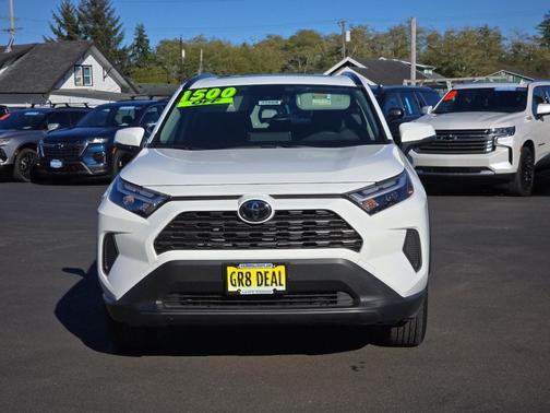 2025 Toyota RAV4 Hybrid XLE