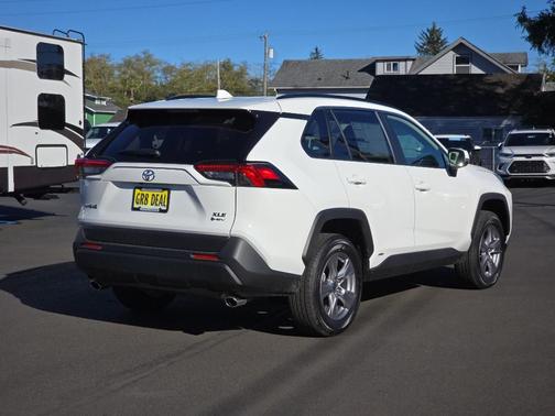 2025 Toyota RAV4 Hybrid XLE