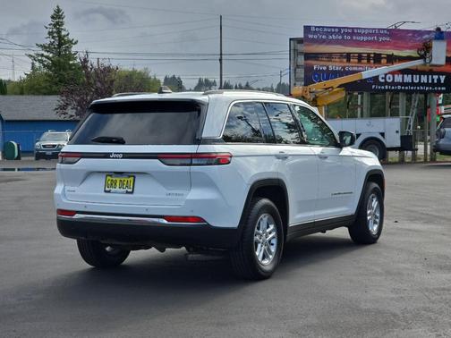 2023 Jeep Grand Cherokee Laredo